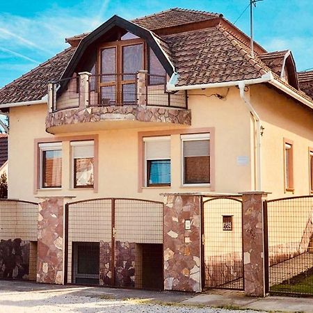 Aranylo Apartmanhaz Hajdúszoboszló Zewnętrze zdjęcie
